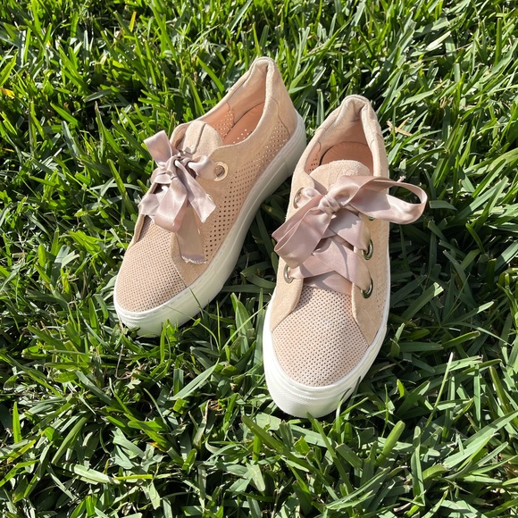 AGL🔴Platform perforated Suede Leather sneakers 9 - Picture 3 of 7